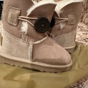 UGG Tan Suede Boots with Chevron Sole